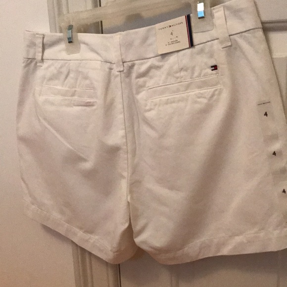 Tommy Hilfiger white 5" inseam white cotton shorts - Picture 6 of 6